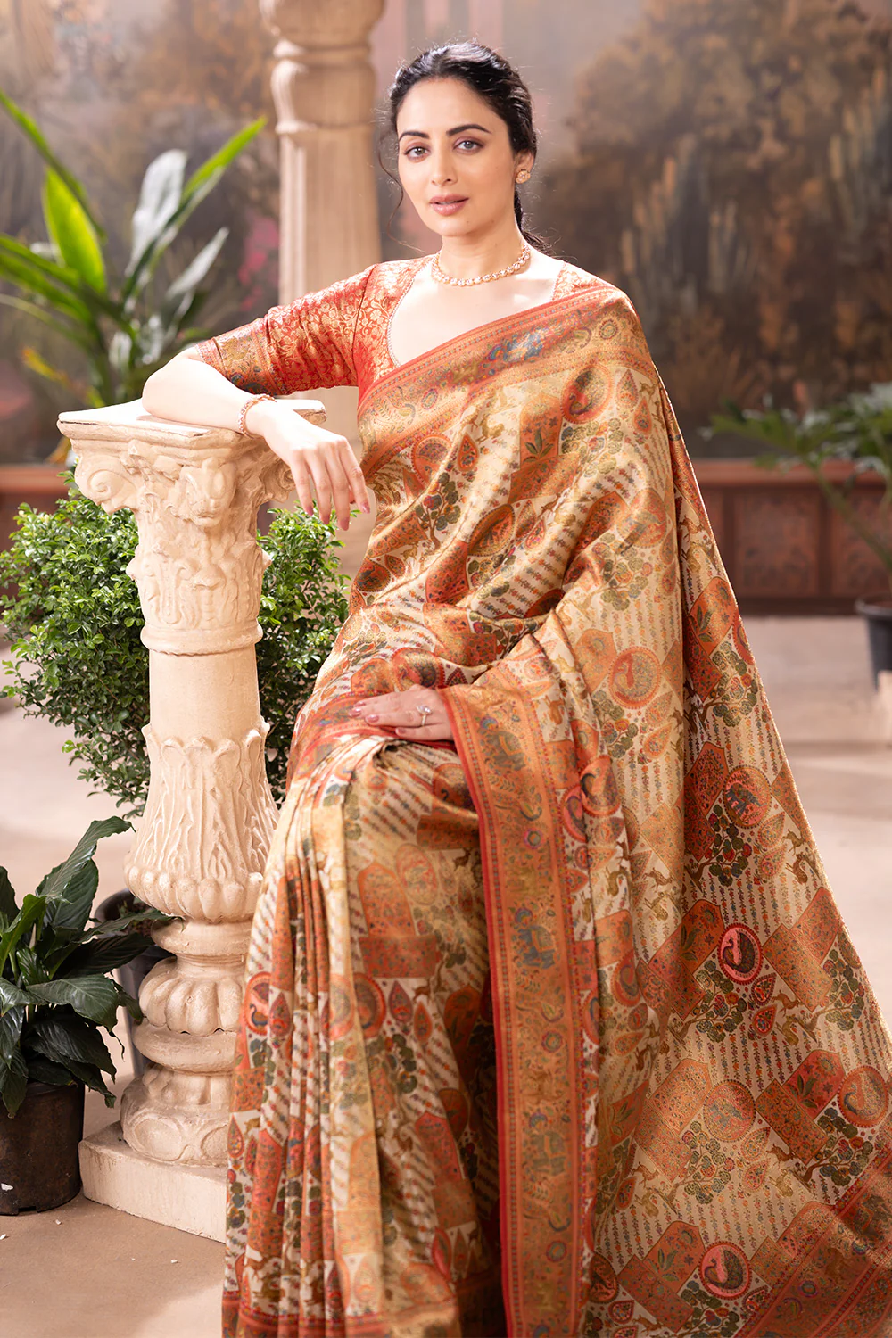 Beige Colour Position Print Woven Silk Saree - Image 5