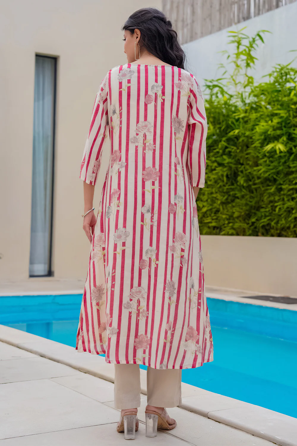 Beige & Maroon Floral Printed Muslin Kurta Set - Image 3