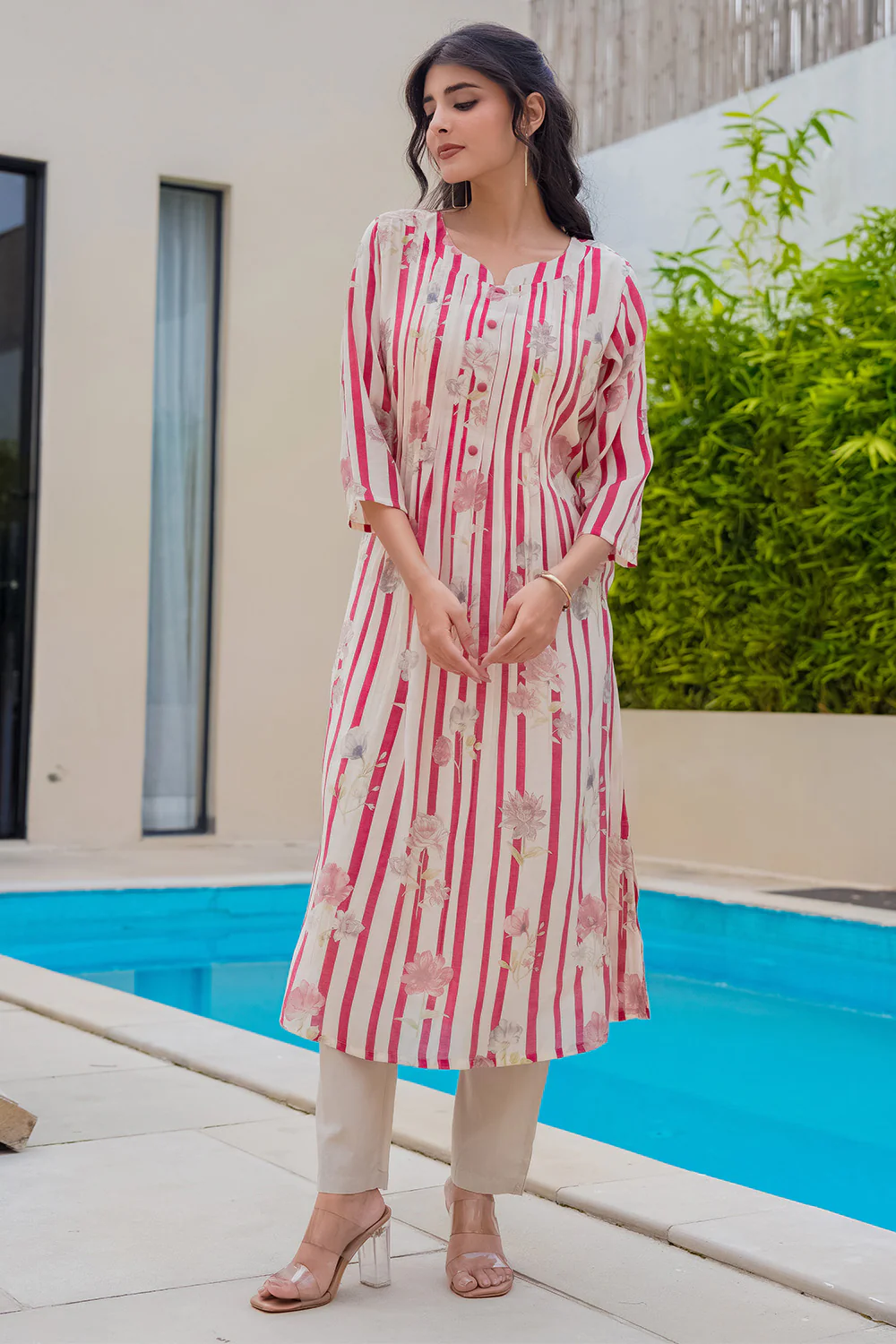 Beige & Maroon Floral Printed Muslin Kurta Set - Image 4