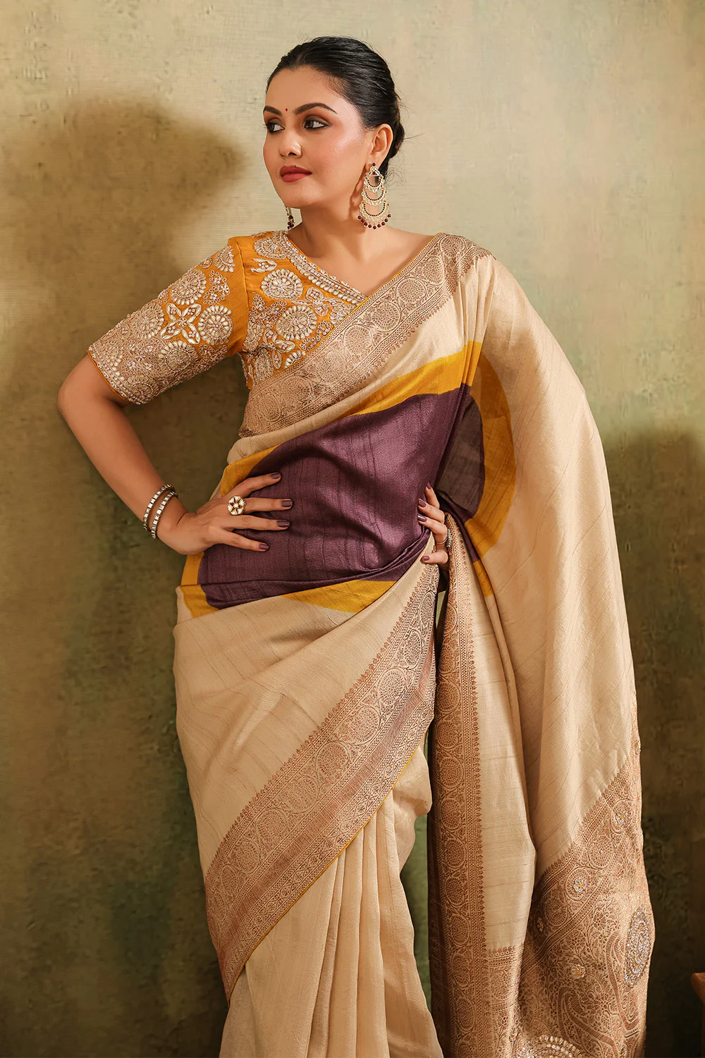 Beige & Mustard Pure Tussar Silk Woven And Embroidered Saree - Image 7