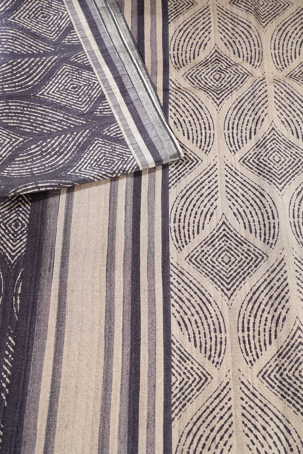 Beige & Navy Tussar Silk Printed Saree - Image 2