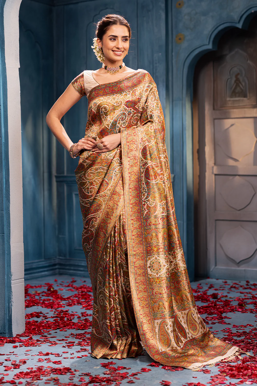 Beige Position Print Woven Silk Saree - Image 2
