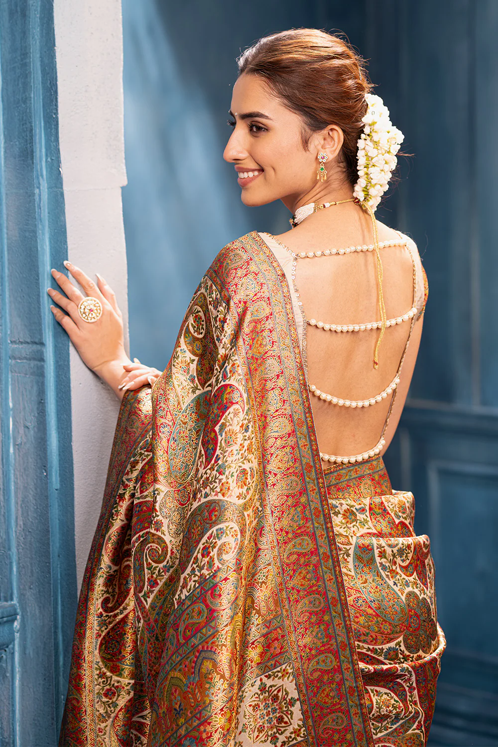 Beige Position Print Woven Silk Saree - Image 6