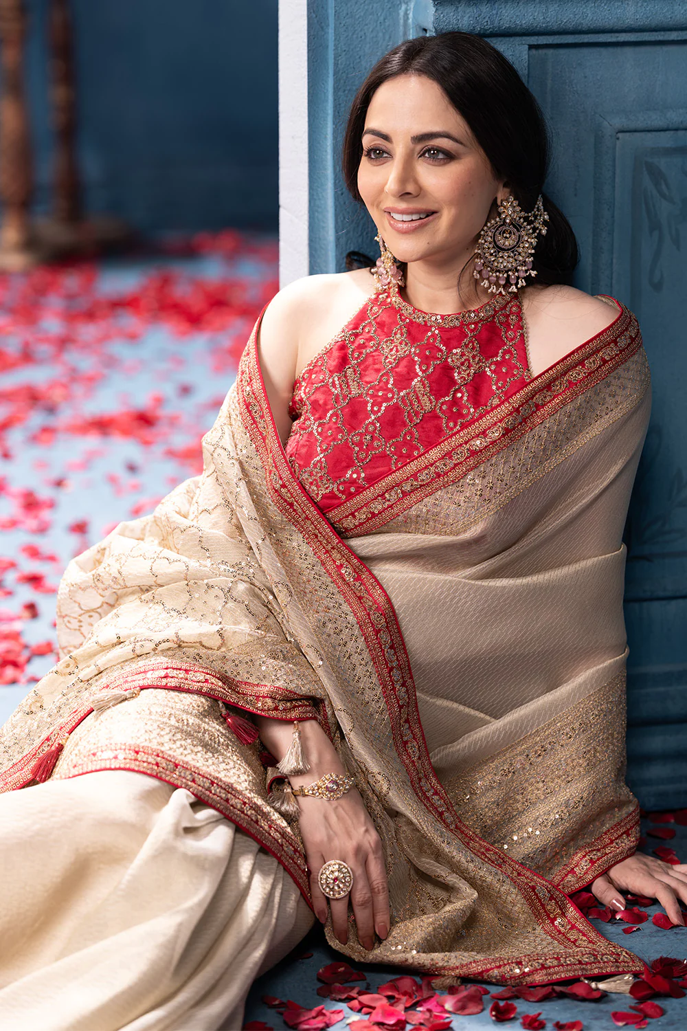 Beige Pure Metallic Tissue Sequins And Zari Embroidered Saree - Image 5