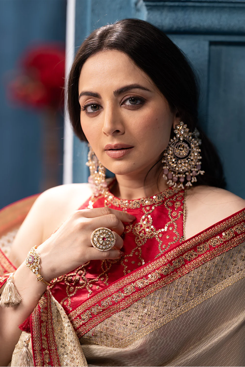 Beige Pure Metallic Tissue Sequins And Zari Embroidered Saree - Image 6