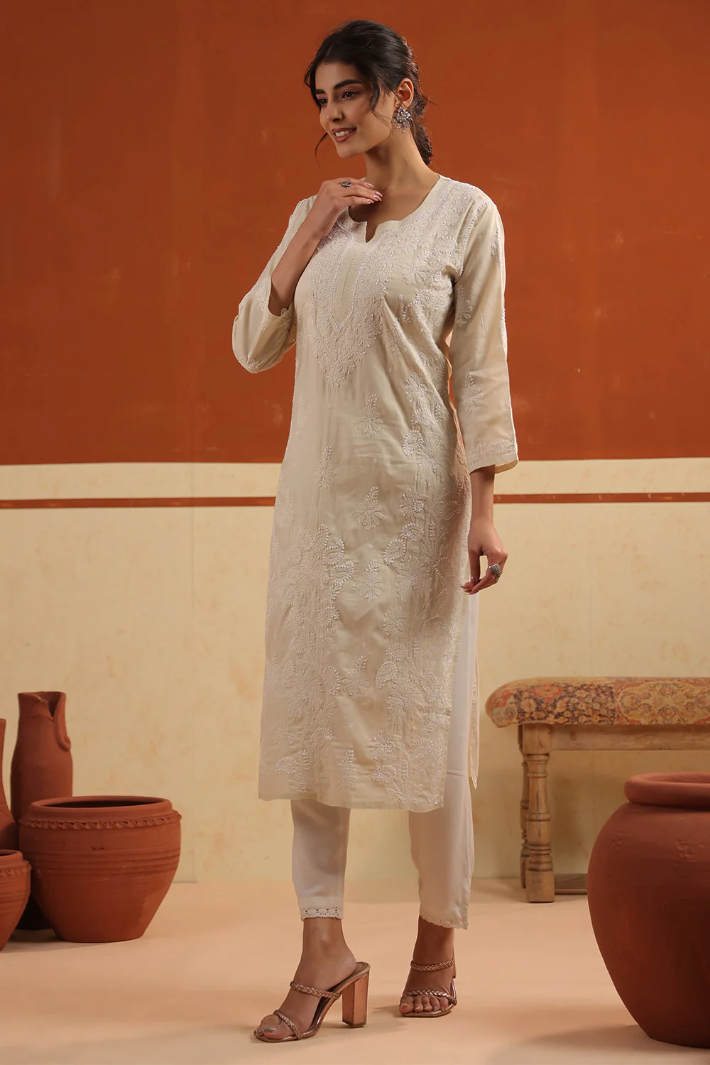 Beige Resham Embroidered Kurta - Image 2