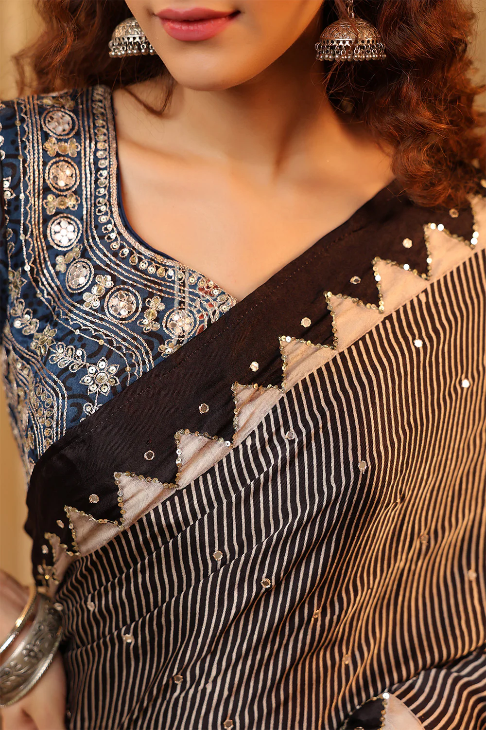 Black & Blue Pure Mulberry Silk Printed And Embroidered Saree - Image 9