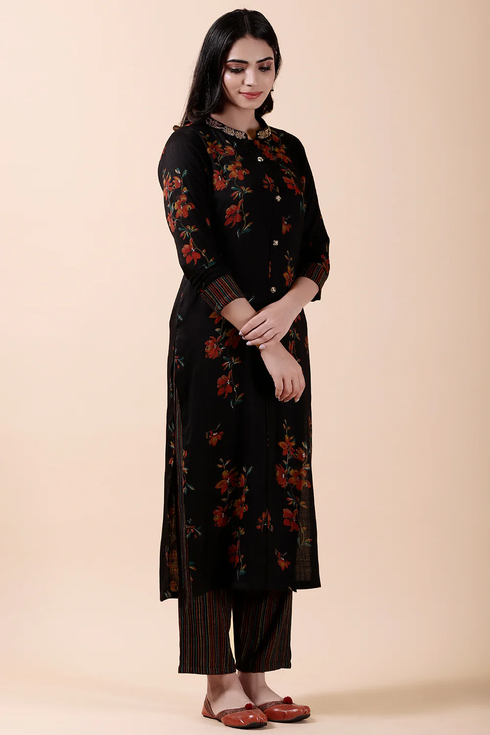 Black Color Cotton Printed Kurti & Pant Set - Image 3