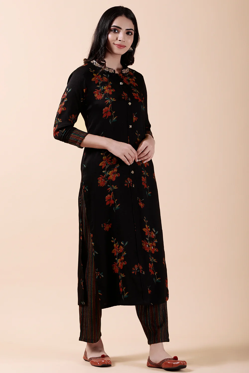 Black Color Cotton Printed Kurti & Pant Set - Image 5