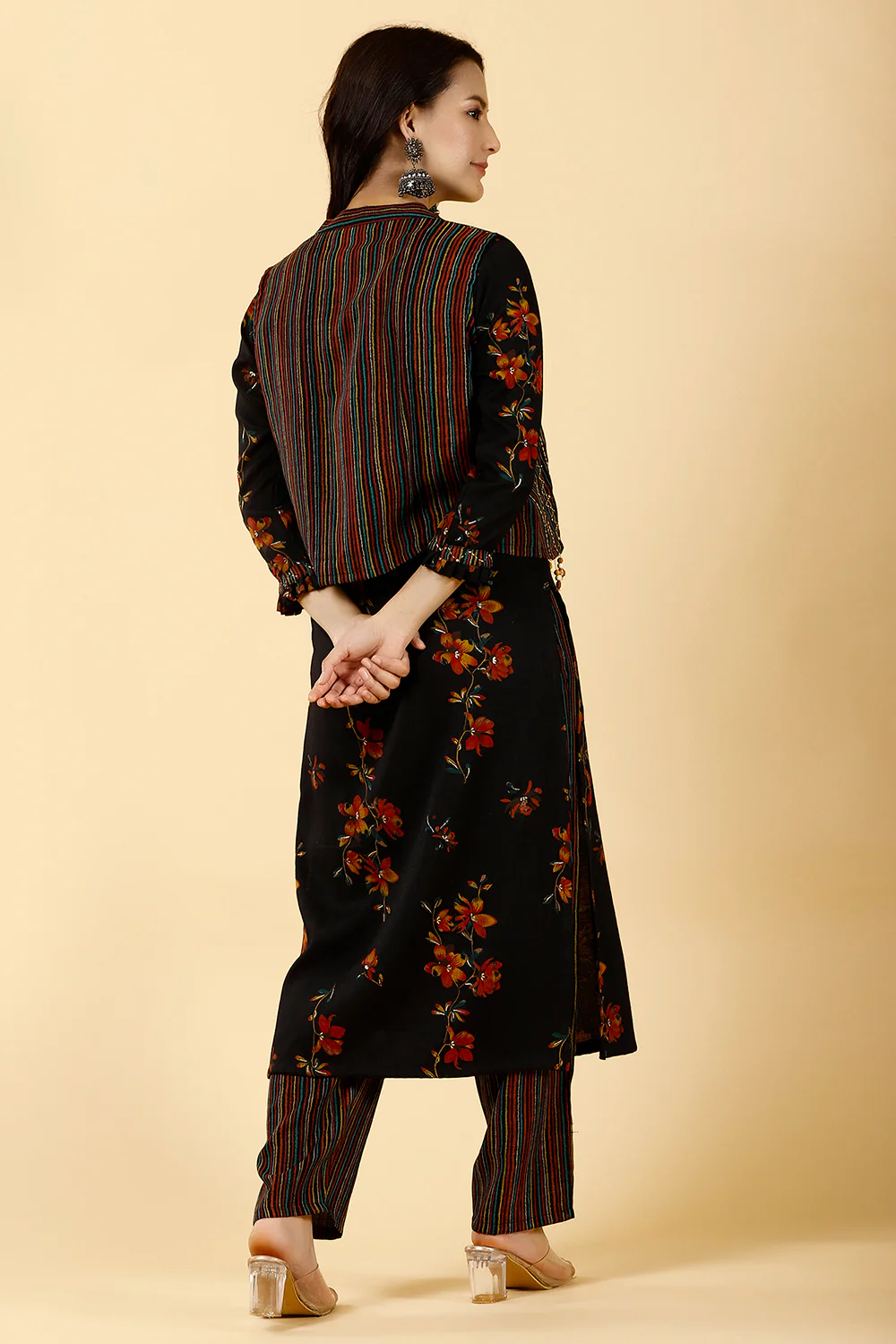 Black Colour Cotton Printed Kurta Set With Erhinc Jacket - Image 2