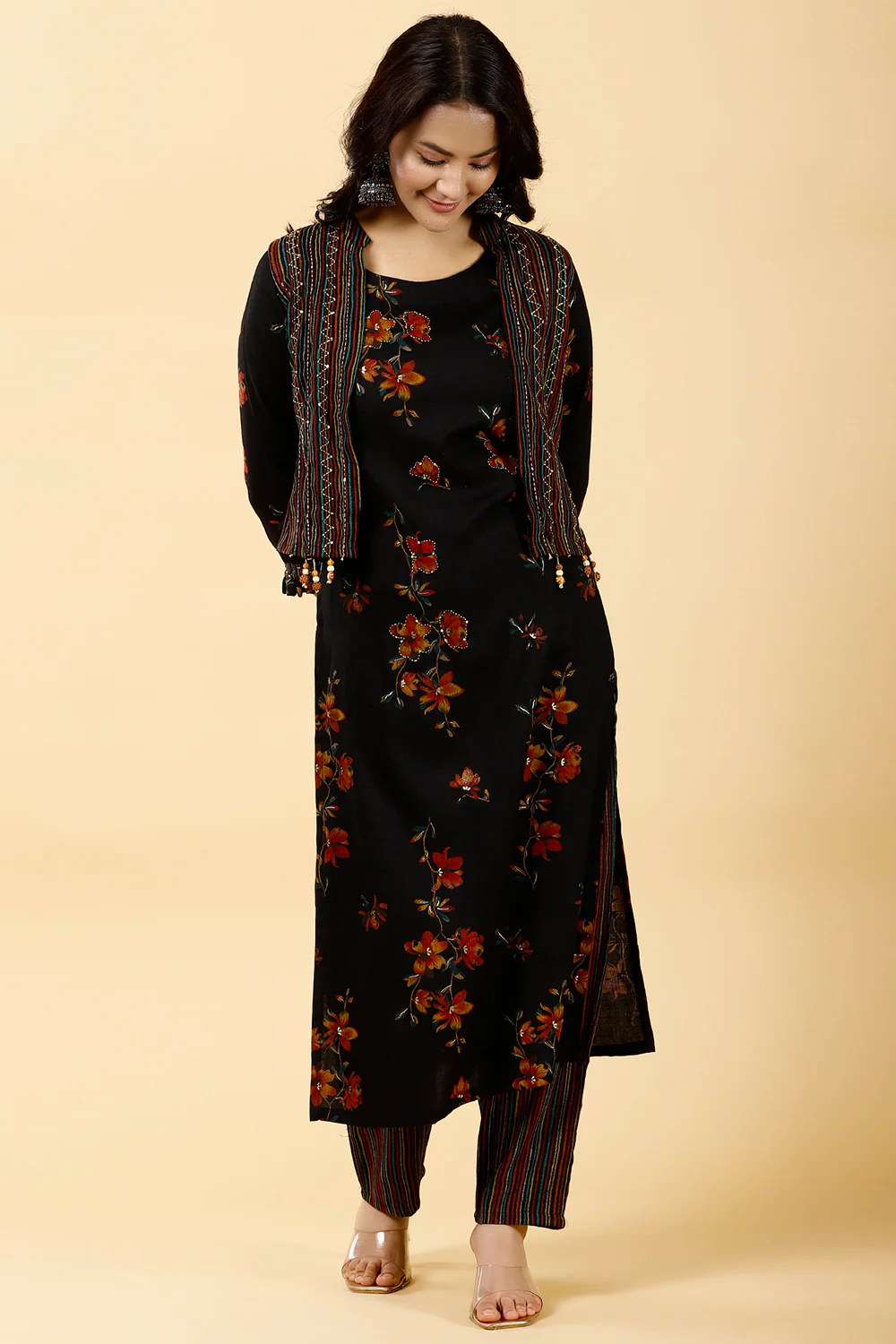 Black Colour Cotton Printed Kurta Set With Erhinc Jacket - Image 6