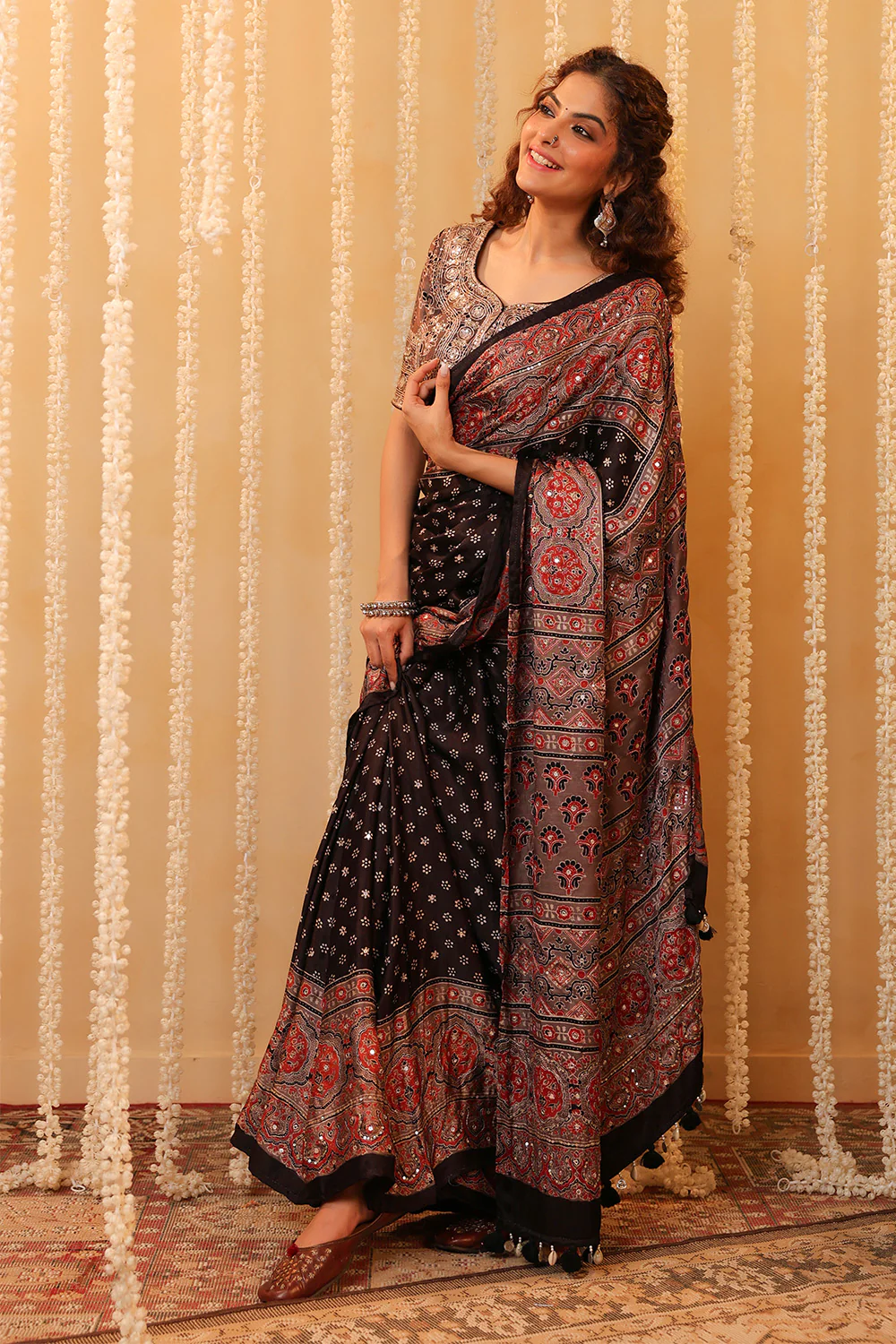 Black & Grey Pure Mulberry Silk Printed And Embroidered Saree - Image 4
