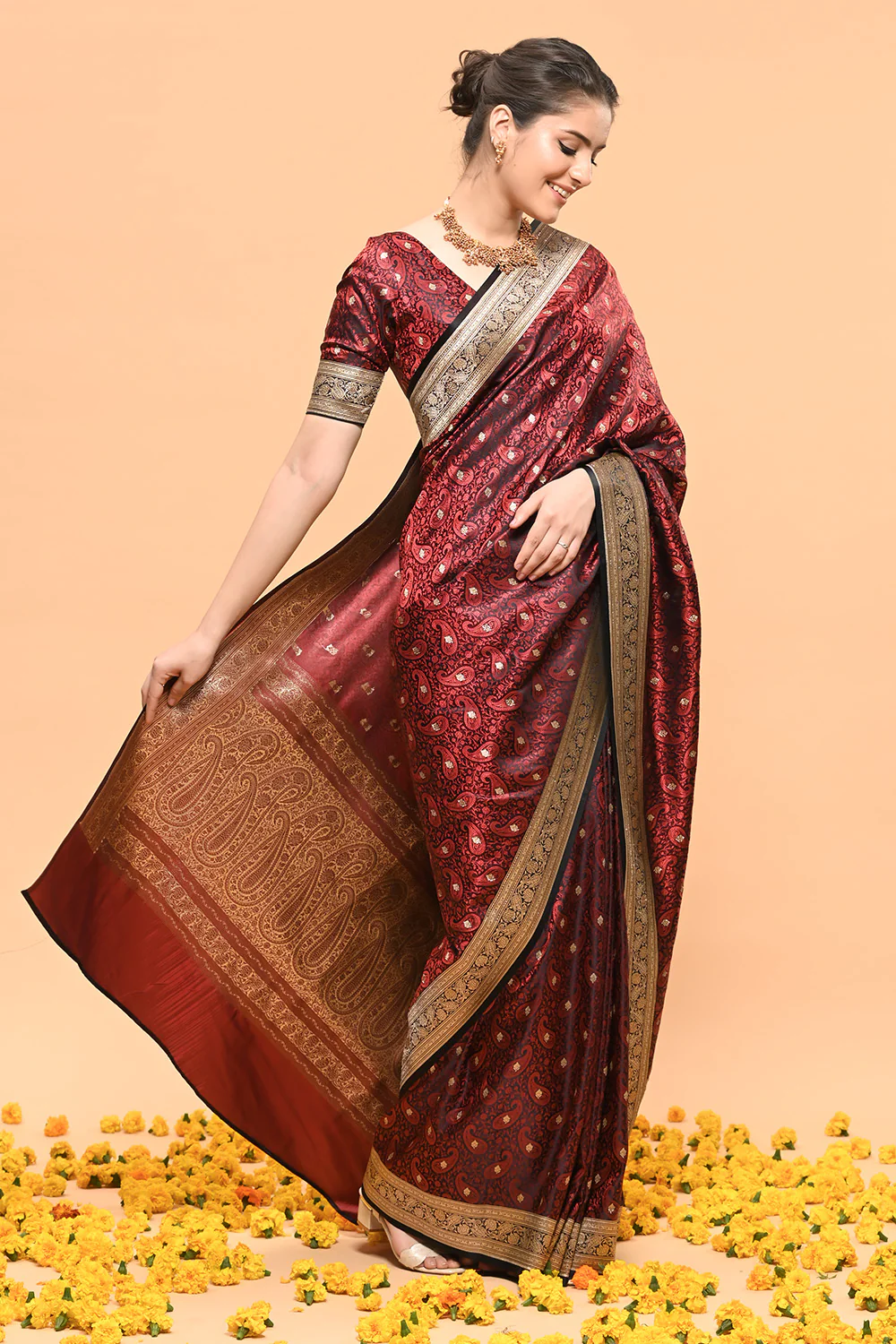 Black & Maroon Color Banarasi Silk Woven Saree - Image 5