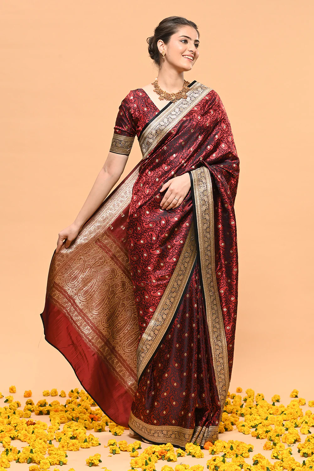 Black & Maroon Color Banarasi Silk Woven Saree - Image 6