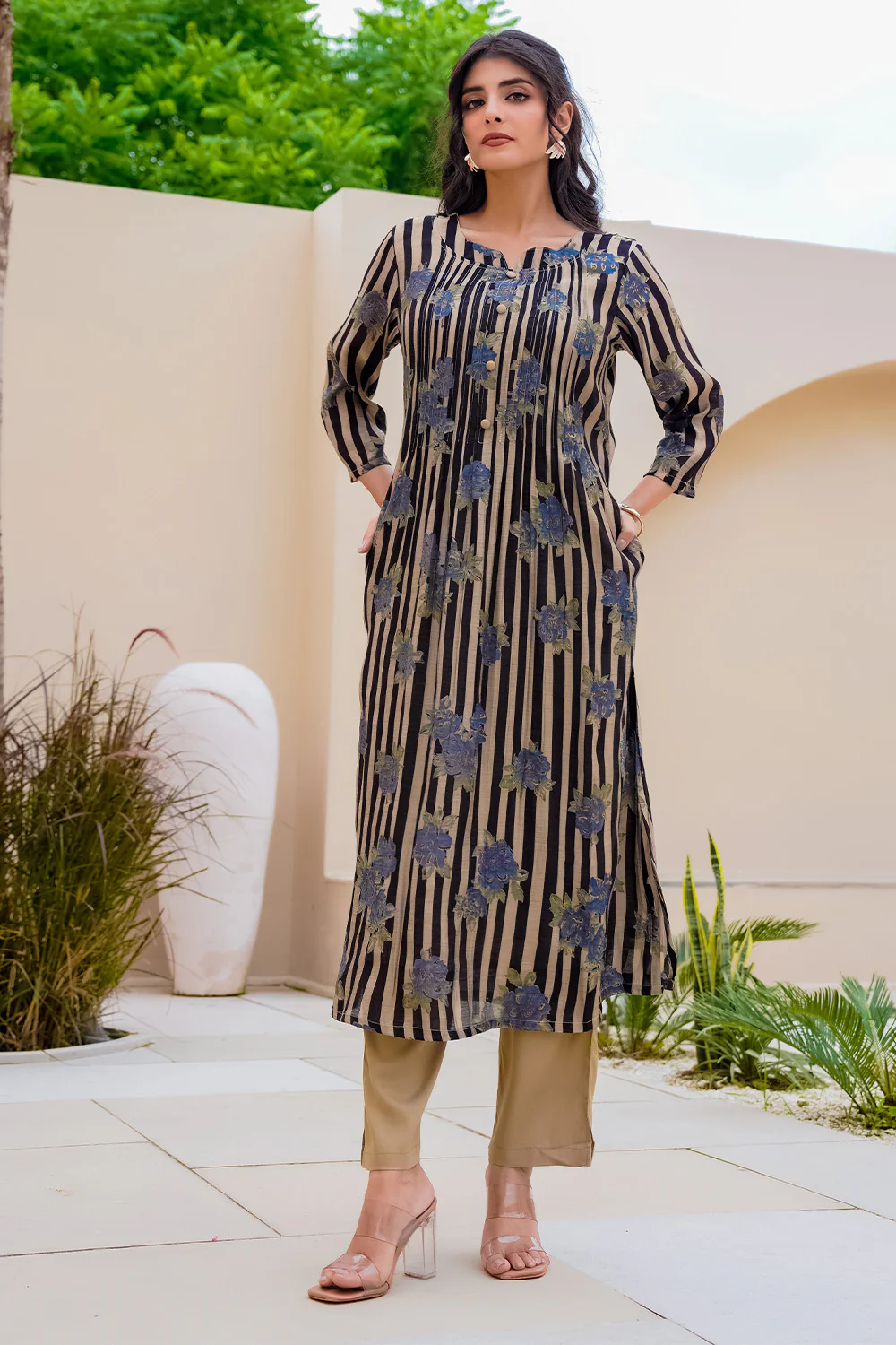 Black Muslin Floral Printed Kurta Set - Image 2