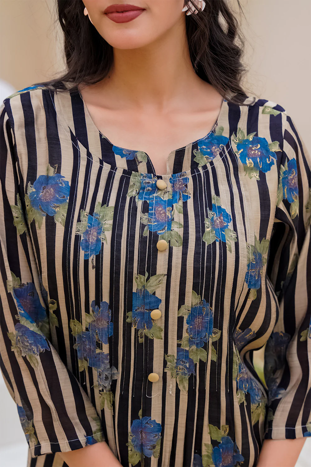 Black Muslin Floral Printed Kurta Set - Image 8