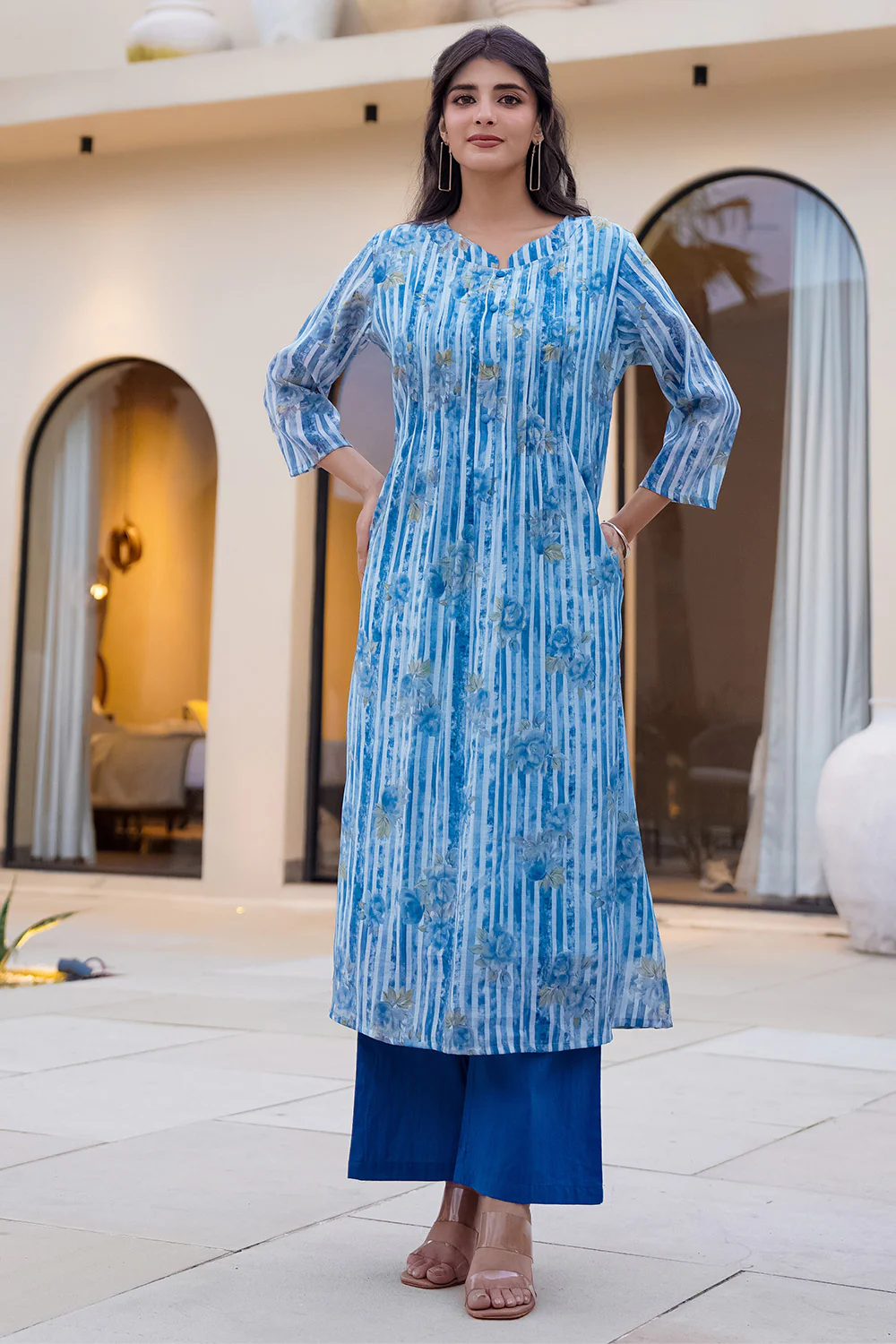 Blue Floral Printed Muslin Kurta Set - Image 2