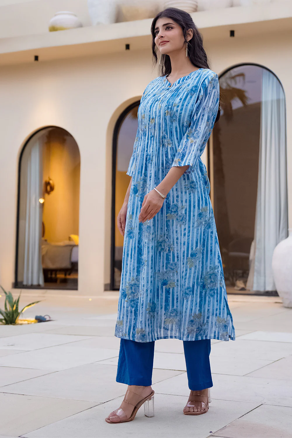 Blue Floral Printed Muslin Kurta Set - Image 3