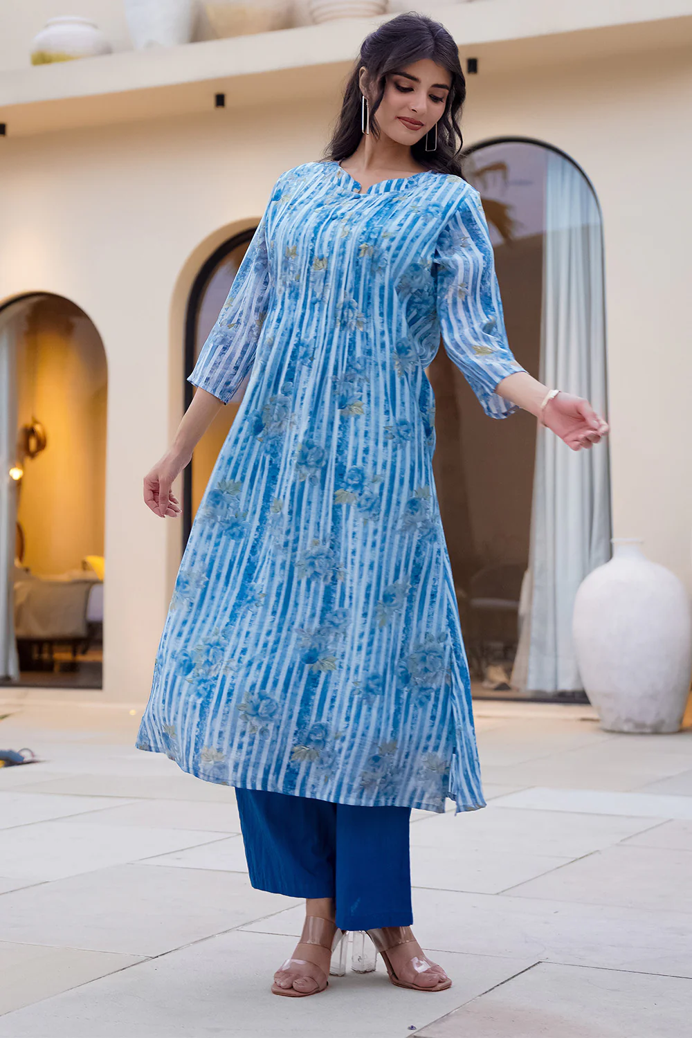 Blue Floral Printed Muslin Kurta Set - Image 5