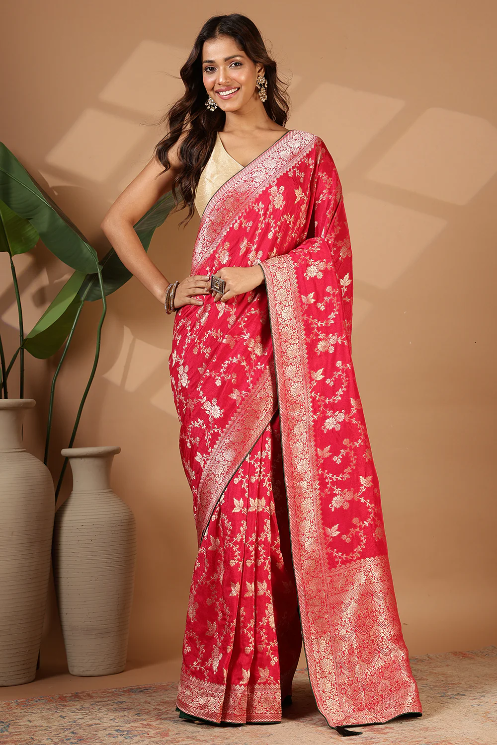Cardinal Red Banarasi Silk Zari Floral Zaal Woven Saree - Image 4