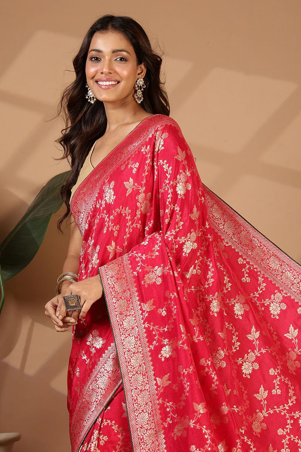 Cardinal Red Banarasi Silk Zari Floral Zaal Woven Saree - Image 5