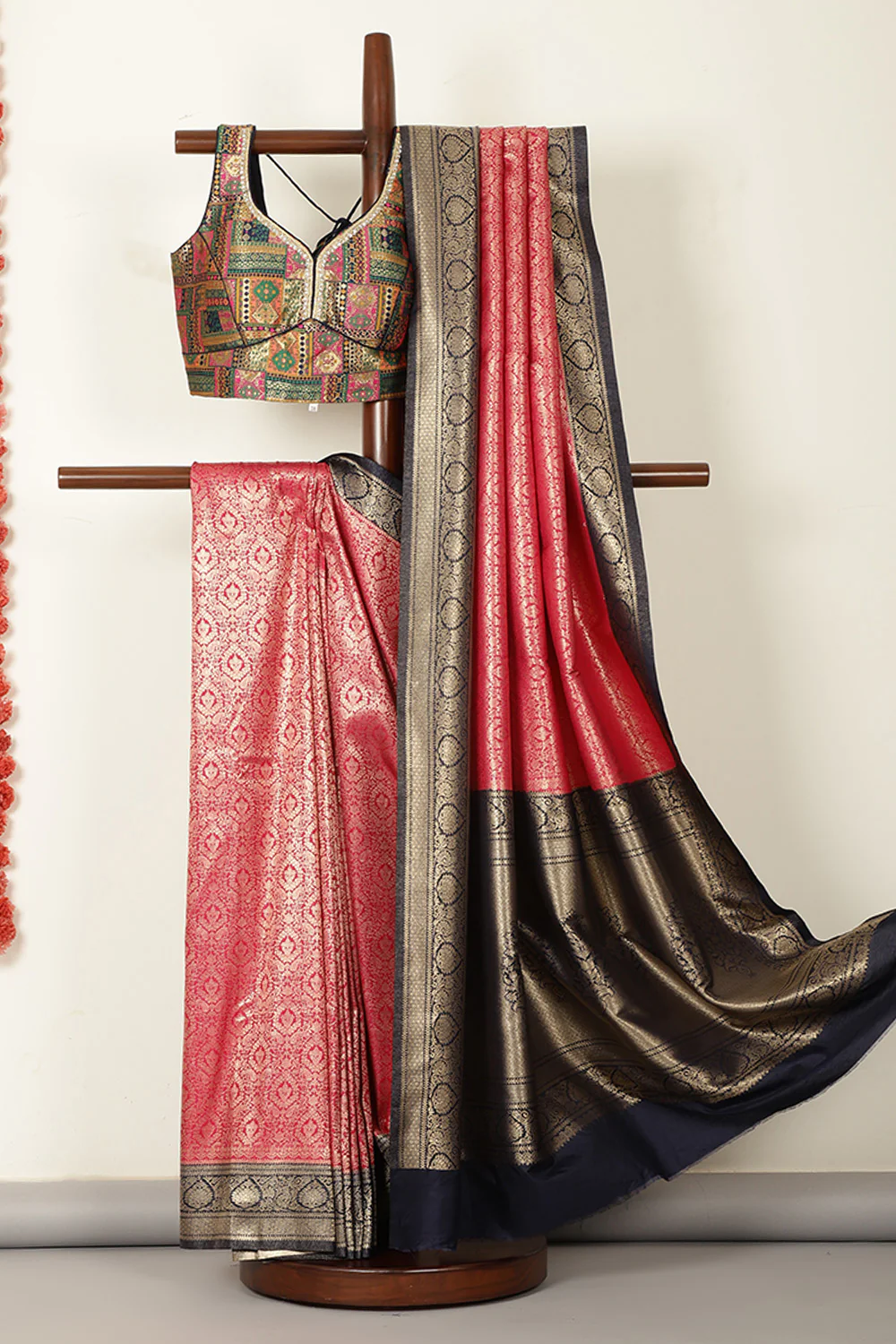 Cardinal Red & Navy Dual Toned Soft Silk Zari Woven Saree - Image 2