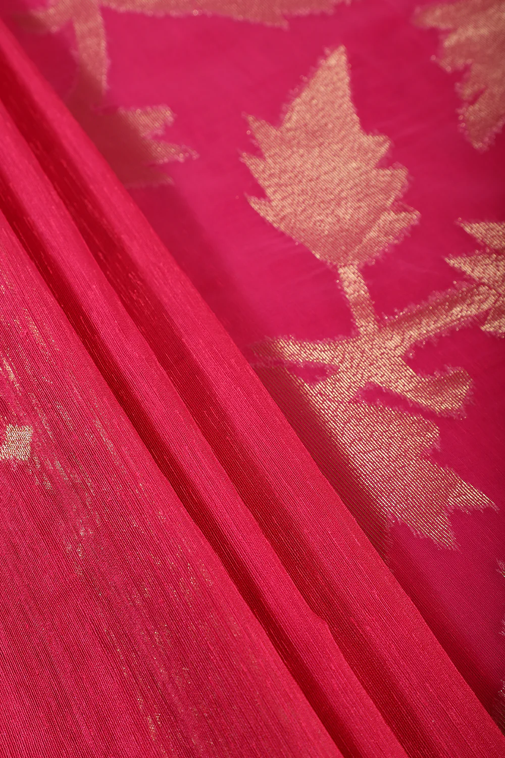 Cardinal Red Tussar Silk Floral Zari Woven Saree - Image 3