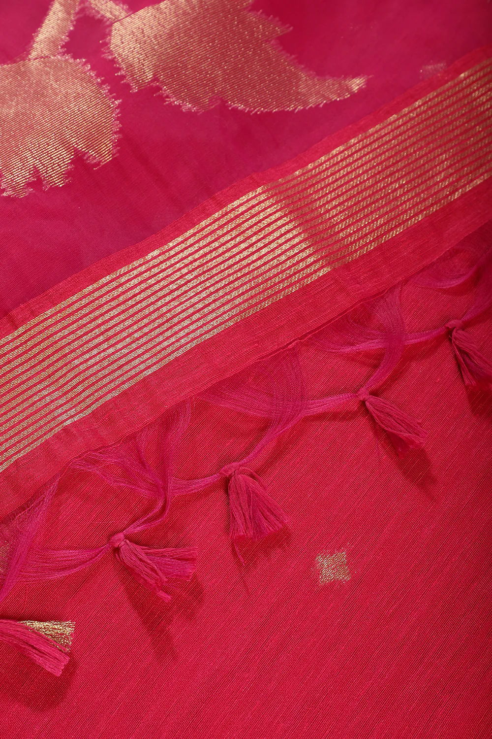 Cardinal Red Tussar Silk Floral Zari Woven Saree - Image 4