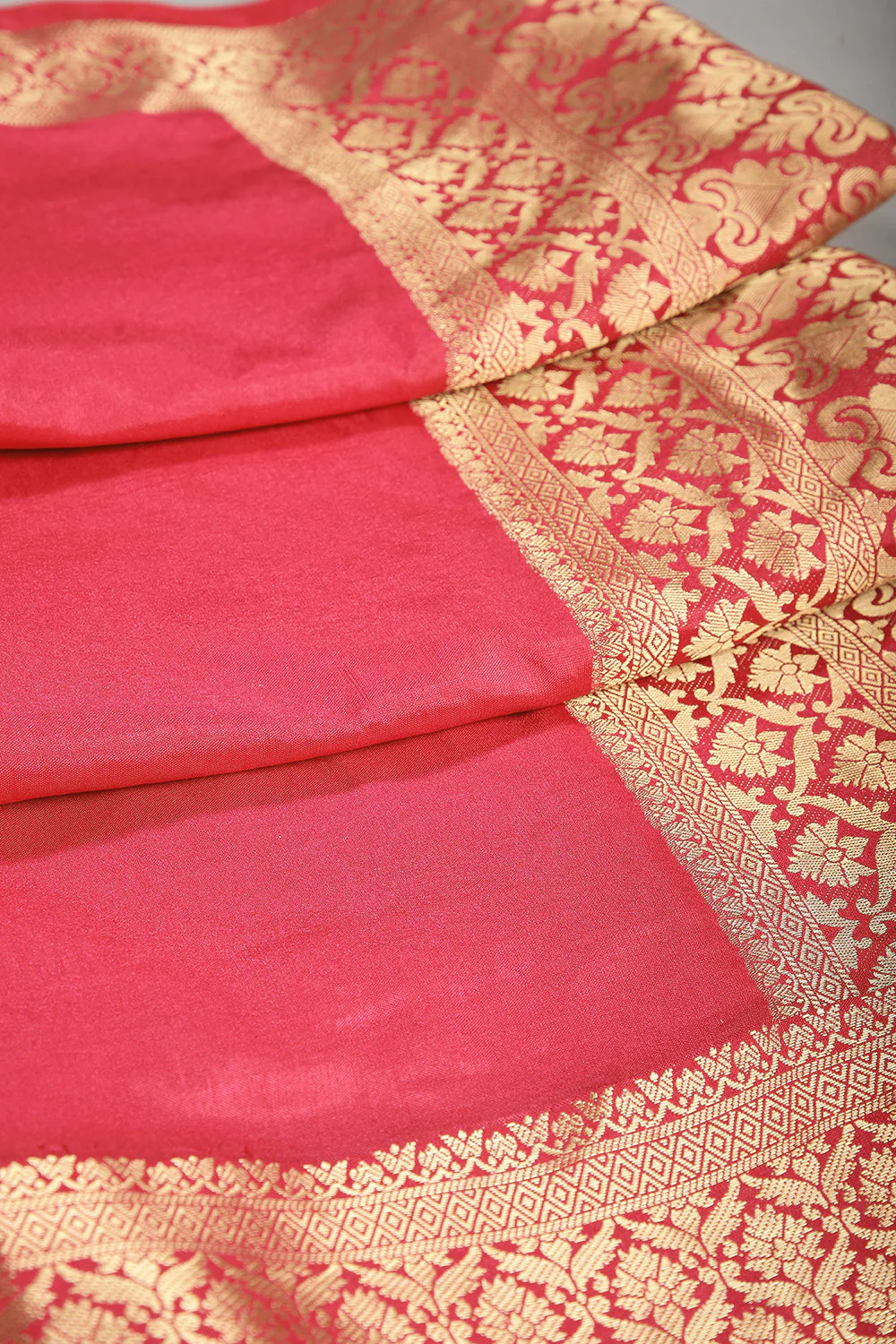 Carmine Pink Colour Silk Woven Saree - Image 2