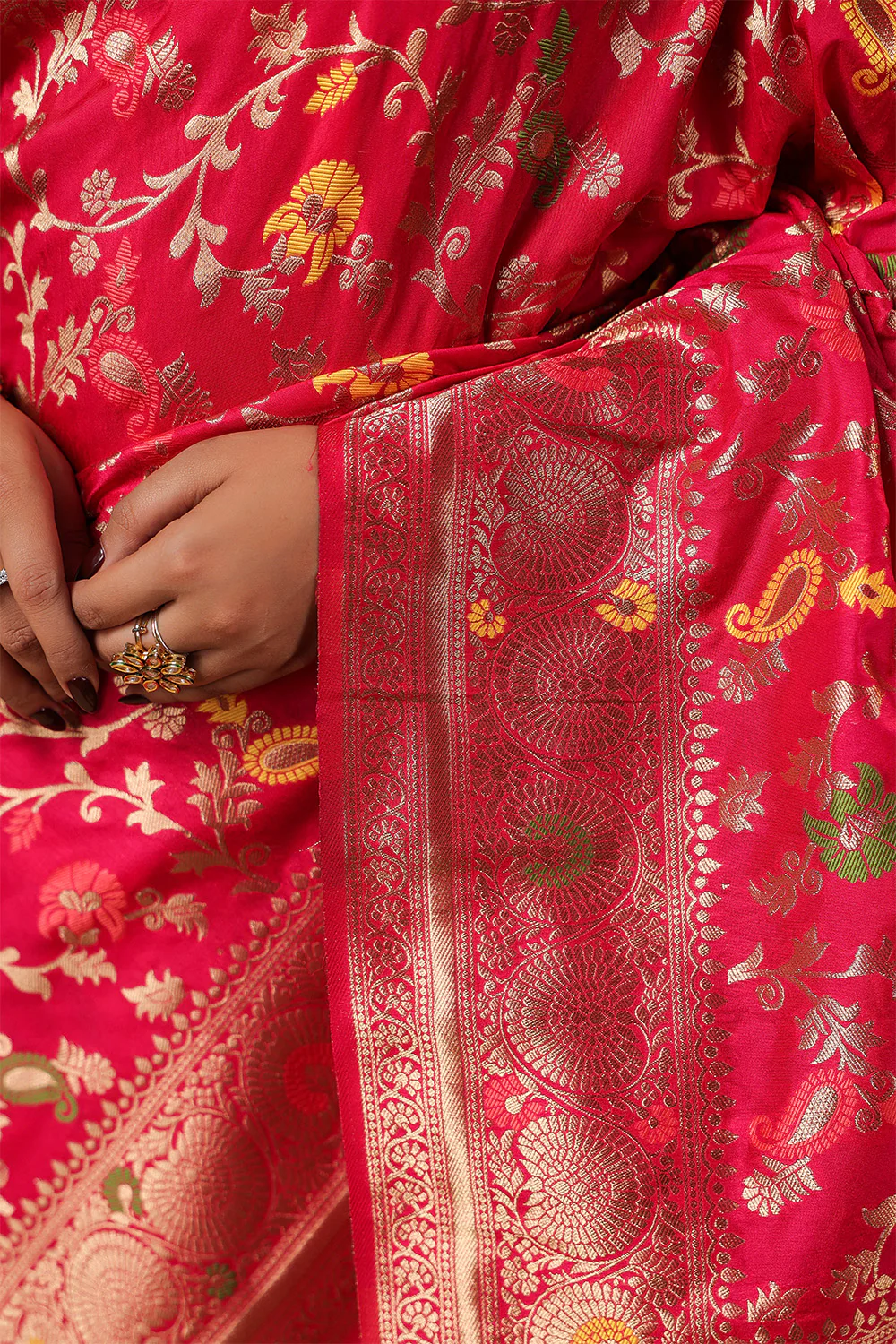 Cherry Red Colour Silk Zari & Resham Woven Saree - Image 12