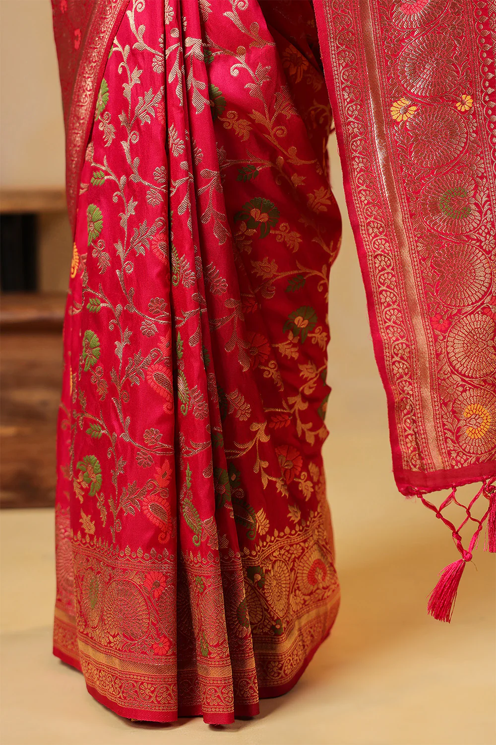 Cherry Red Colour Silk Zari & Resham Woven Saree - Image 14