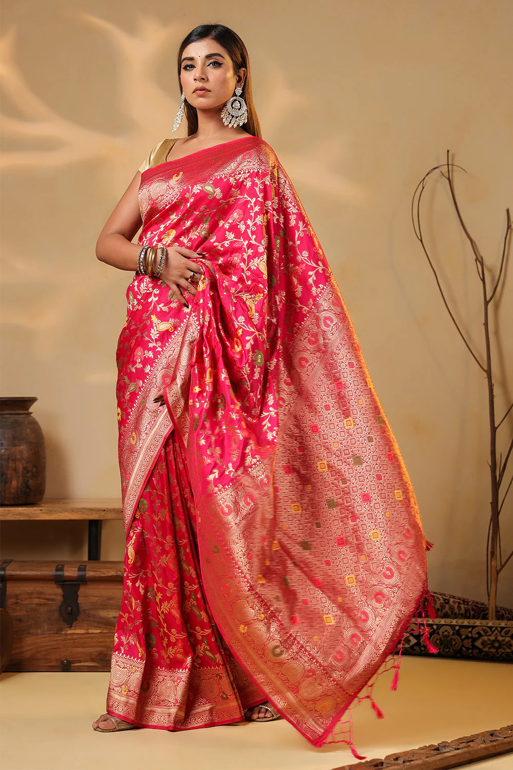 Cherry Red Colour Silk Zari & Resham Woven Saree - Image 6
