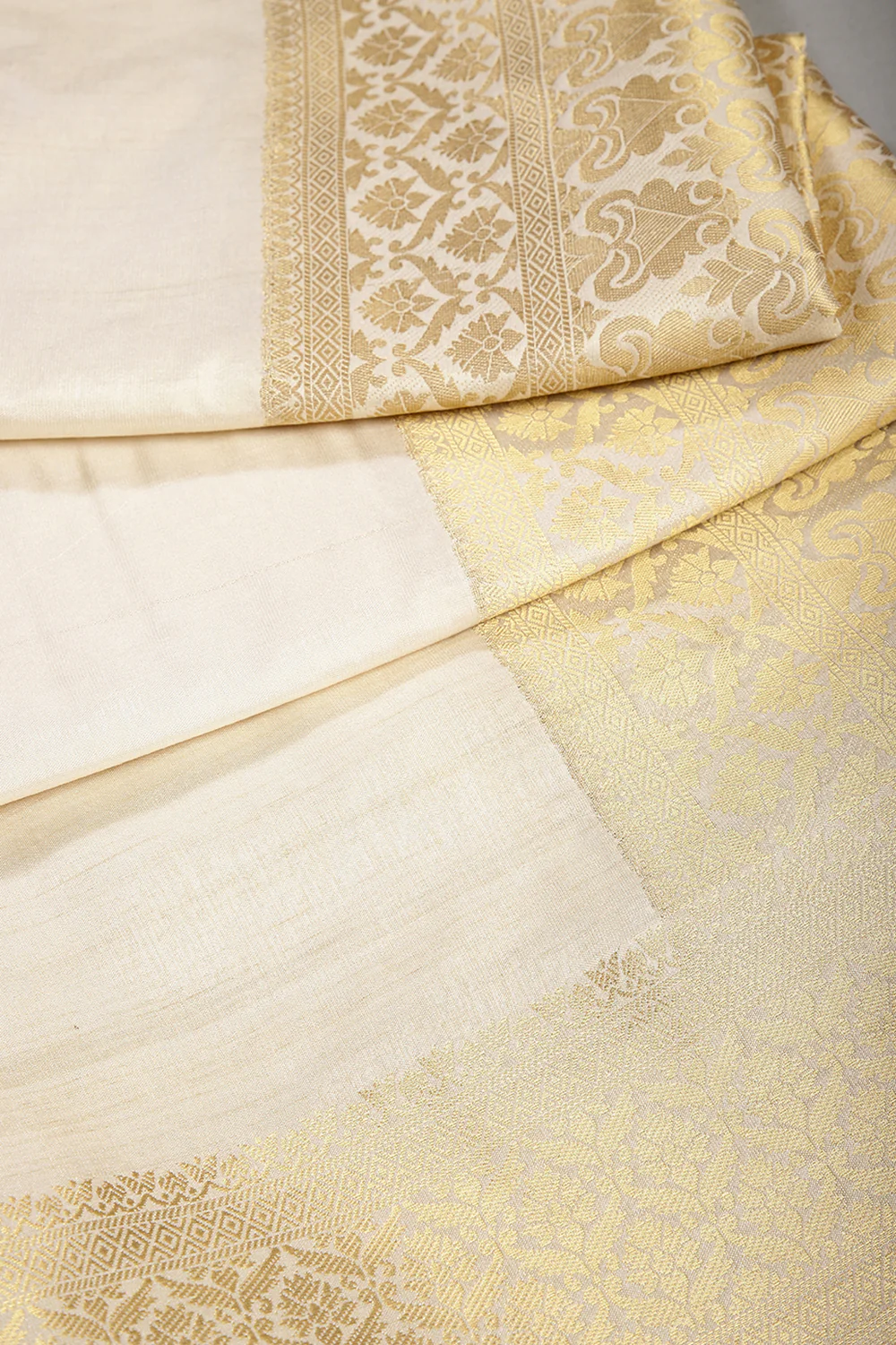 Cream Colour Silk Woven Saree - Image 4