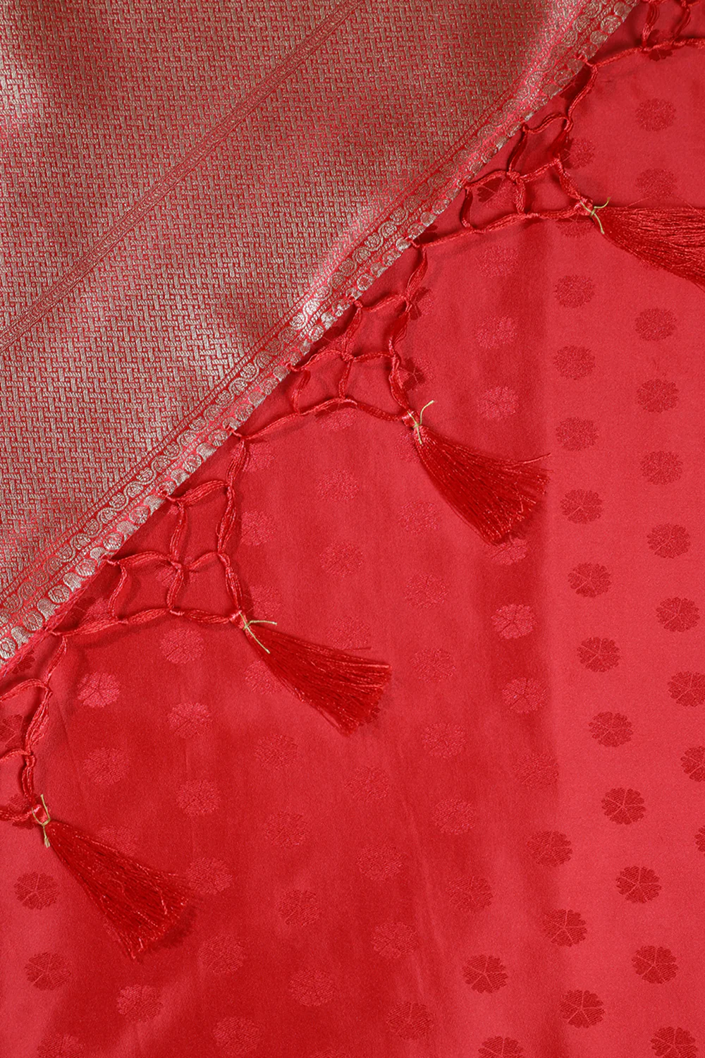 Cream & Red Floral Zari Woven Sarees - Image 3