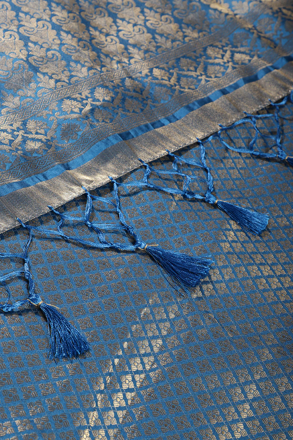 Dark Blue Color Silk Woven Saree - Image 3