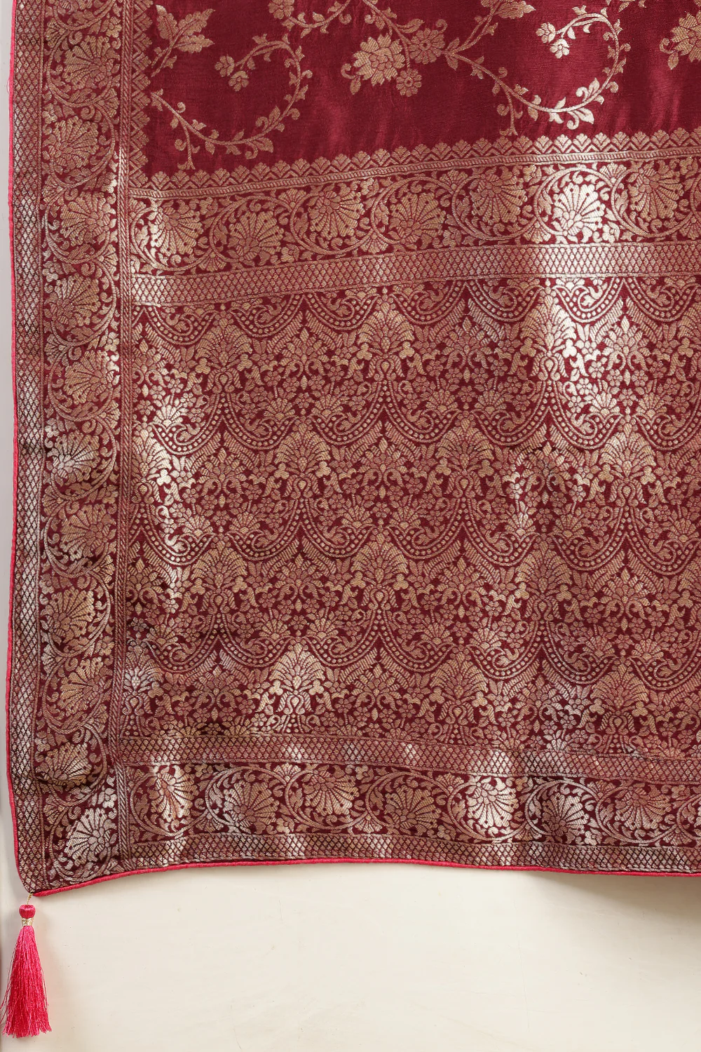 Dark Scarlet Banarasi Silk Zari Floral Zaal Woven Saree - Image 10