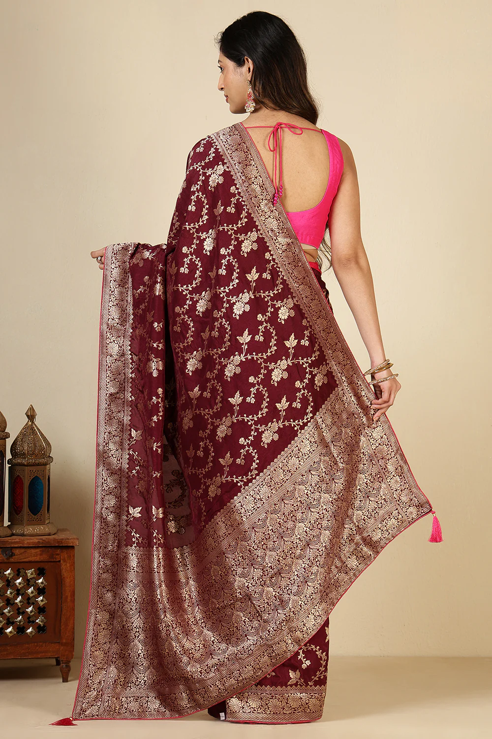 Dark Scarlet Banarasi Silk Zari Floral Zaal Woven Saree - Image 5