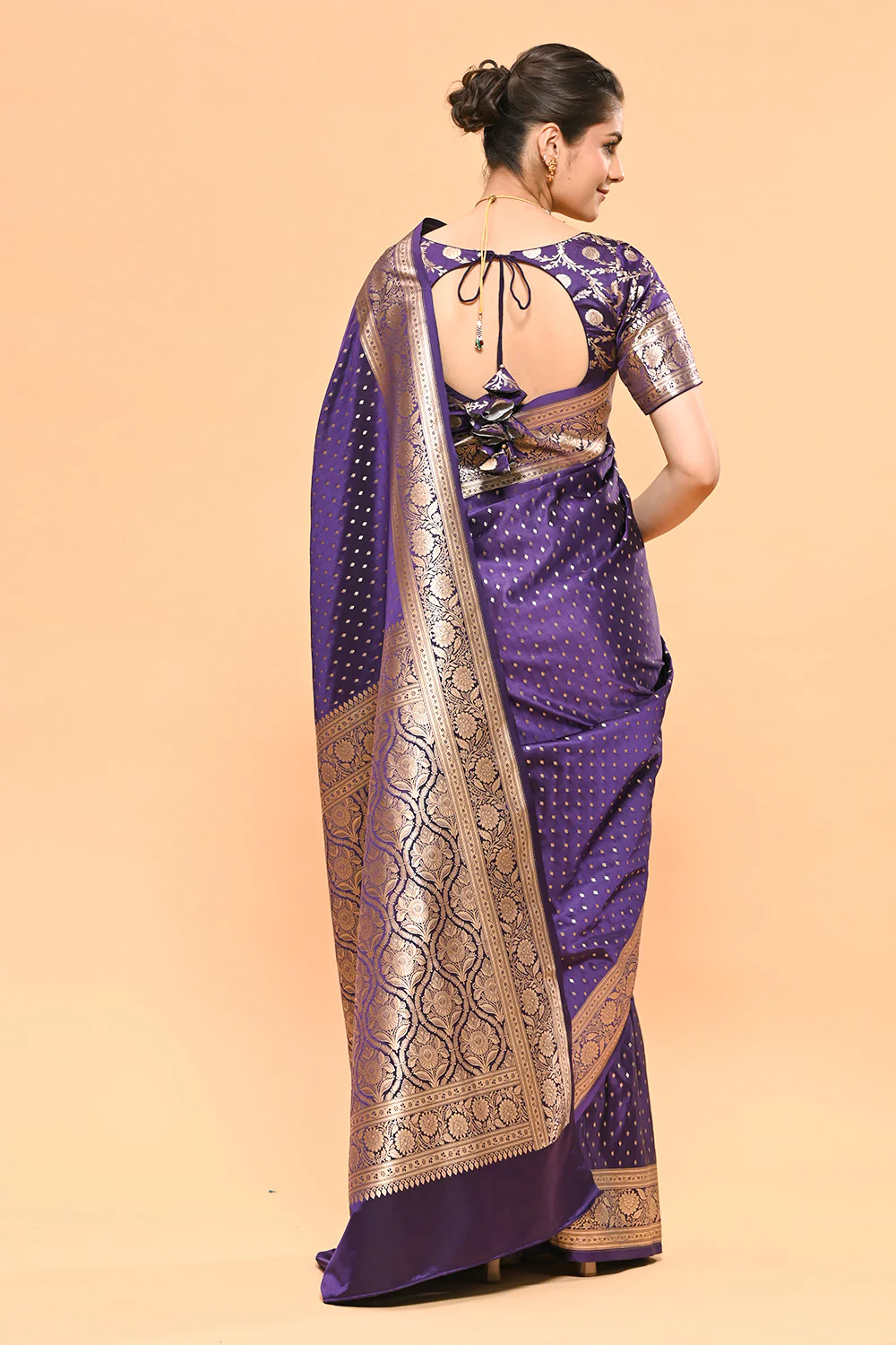 Dark Violet Color Zari Woven Banarasi Silk Woven - Image 2
