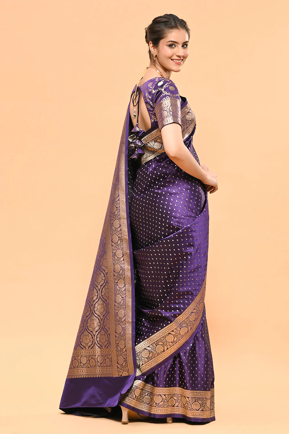 Dark Violet Color Zari Woven Banarasi Silk Woven - Image 4