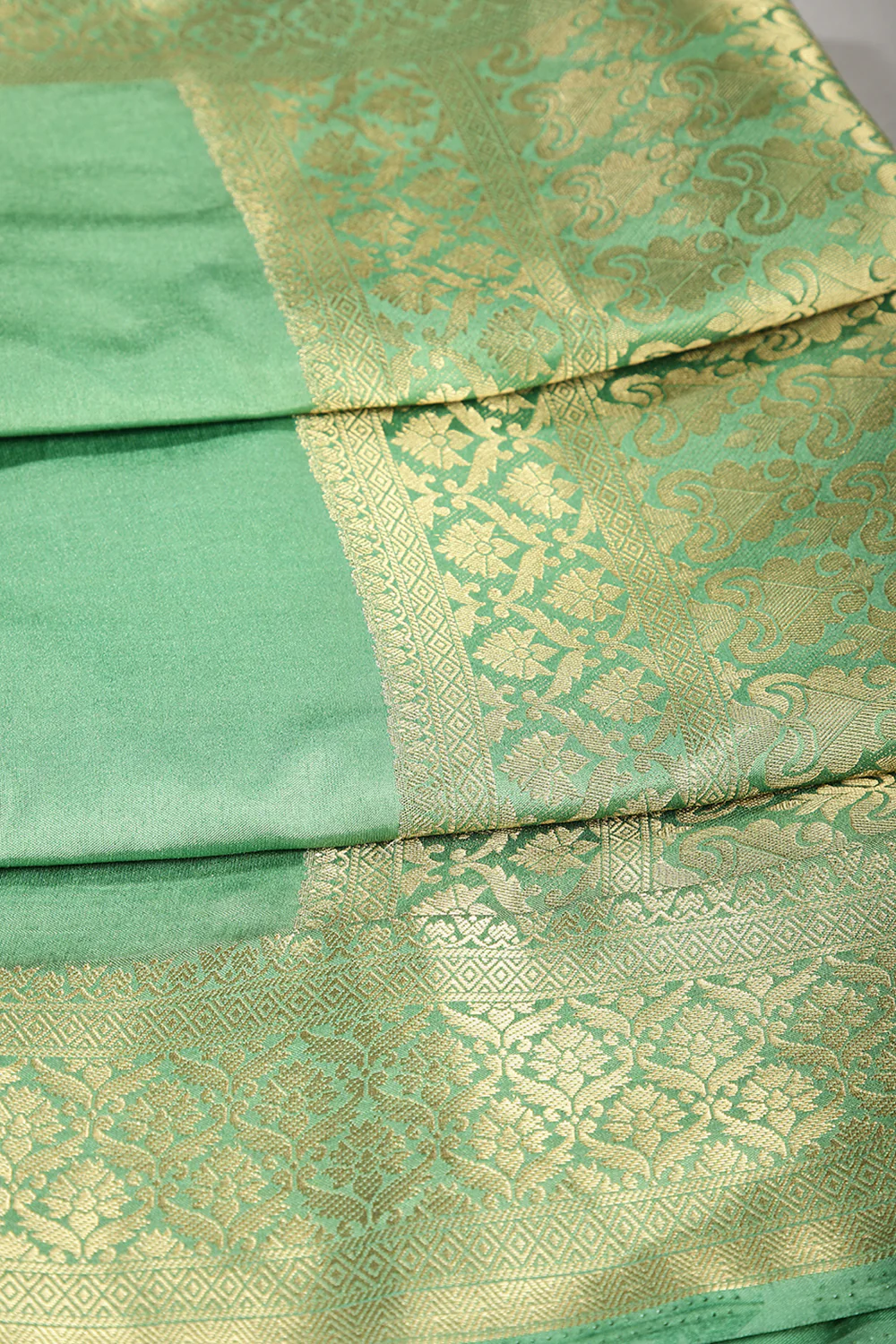 Dusty Green Colour Silk Woven Saree - Image 3