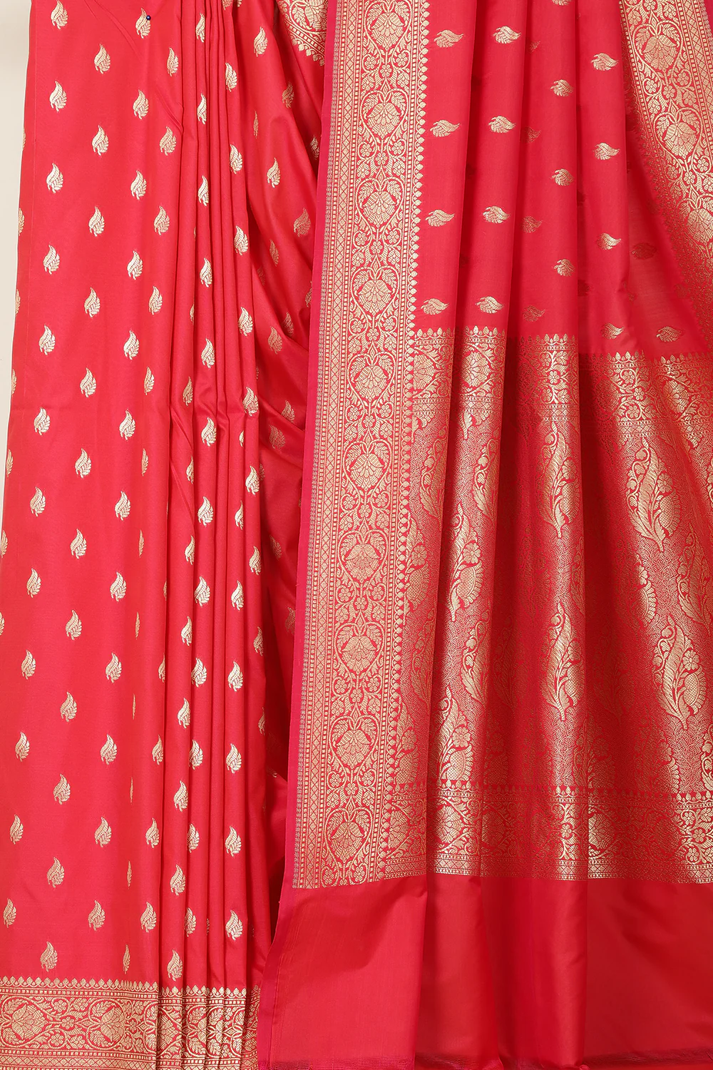 Fuchsia Pink Banarasi Woven SIlk Saree - Image 3