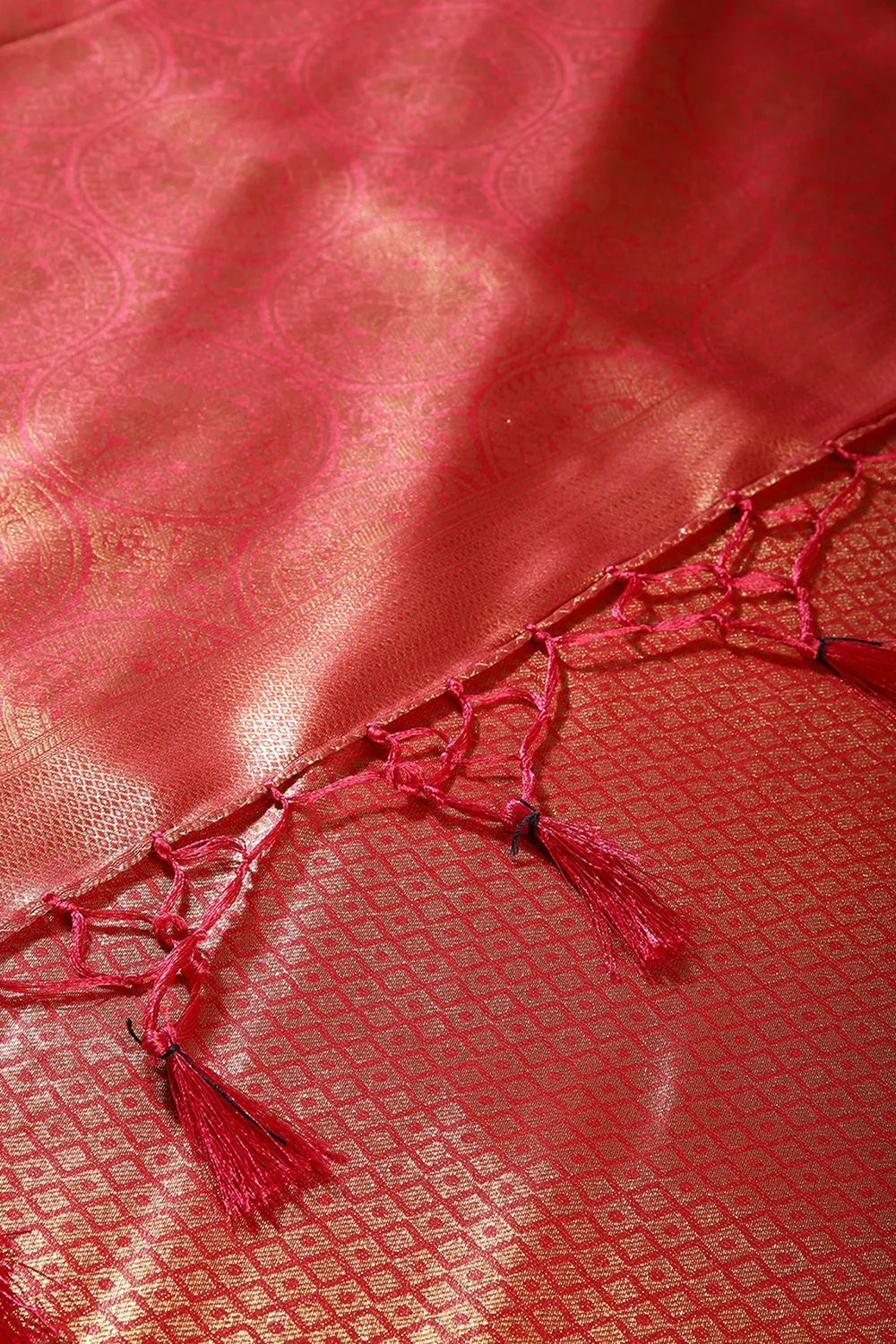 Fuchsia Pink Color Silk Resham and Zari Woven Saree - Image 4