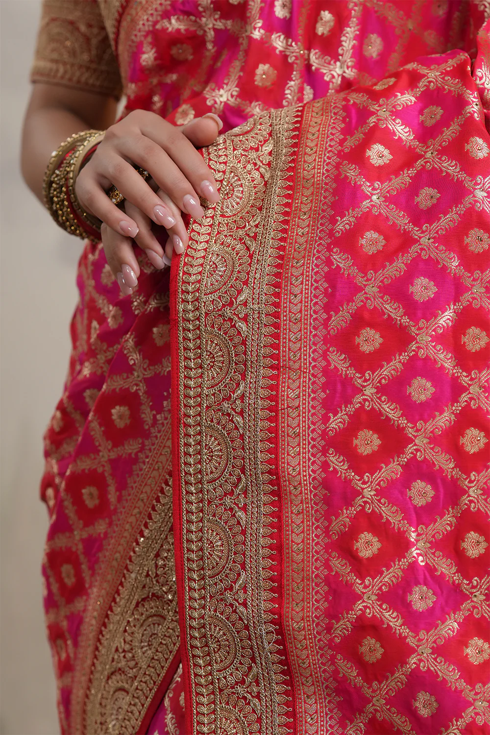 Fuchsia Pink Color Silk Woven Saree - Image 8