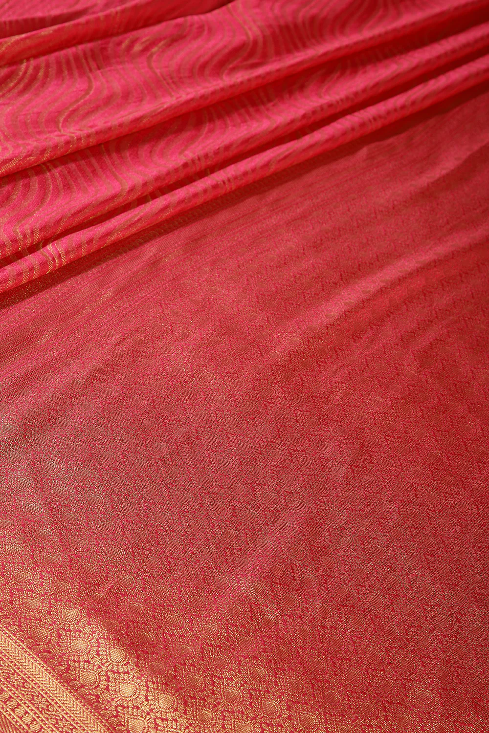 Fuchsia Pink Color Soft Silk Leheria Zari Woven Saree - Image 3