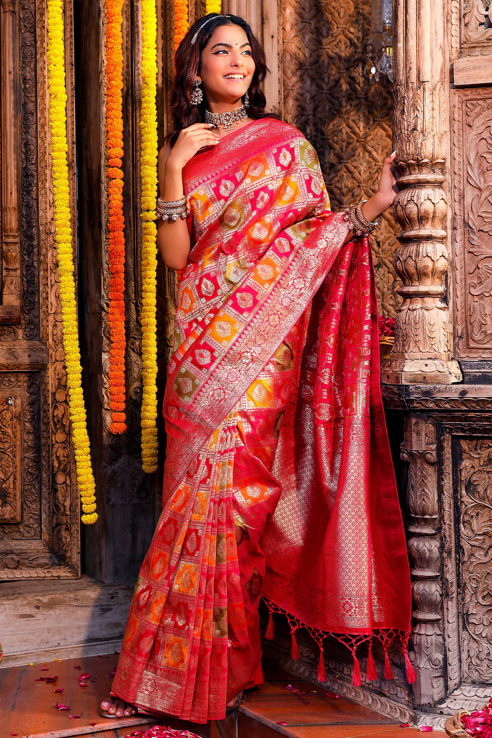 Fuchsia Pink Colour woven Silk Saree - Image 2
