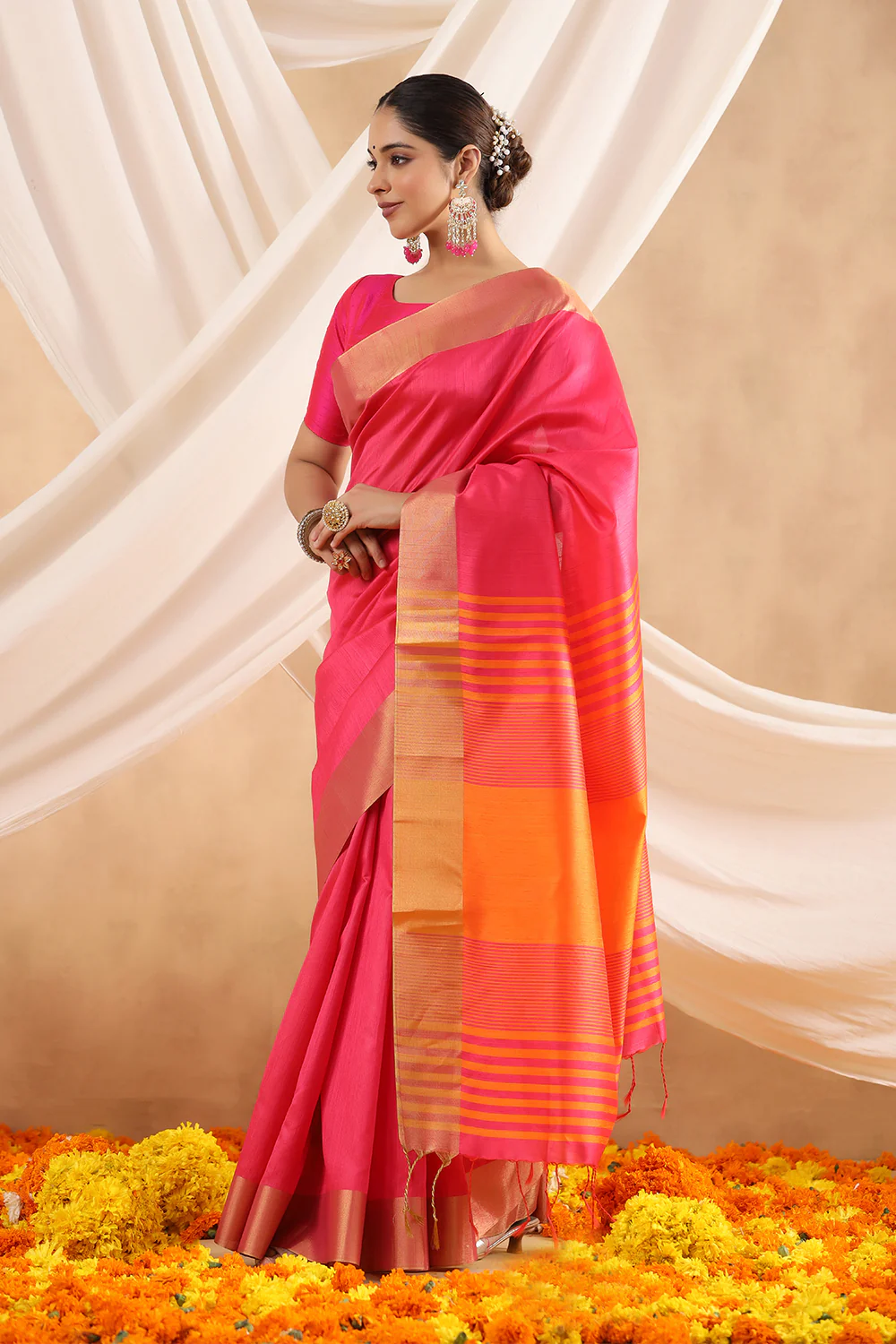 Fuchsia Pink Colour Silk Woven Saree - Image 5