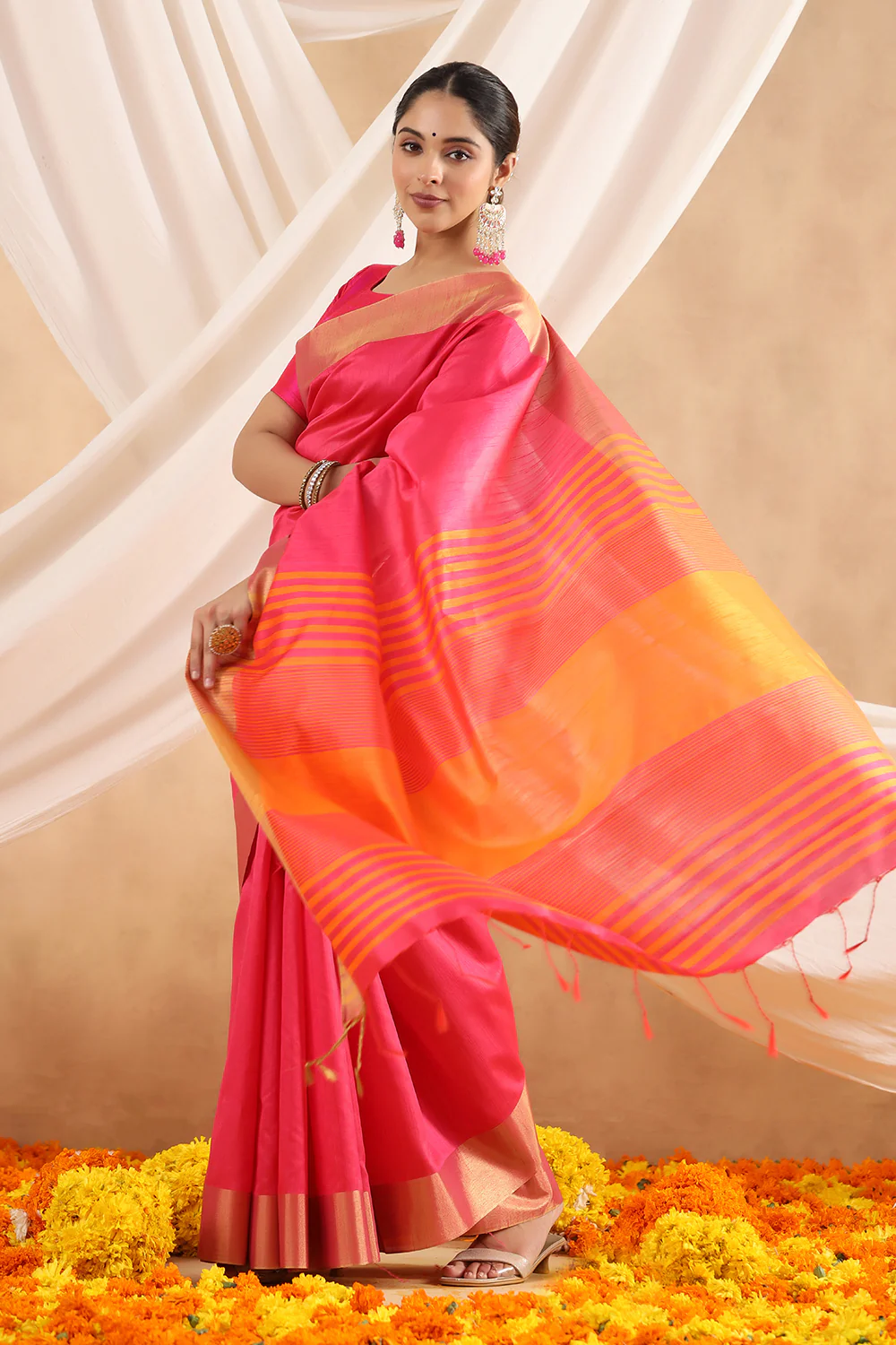 Fuchsia Pink Colour Silk Woven Saree - Image 6