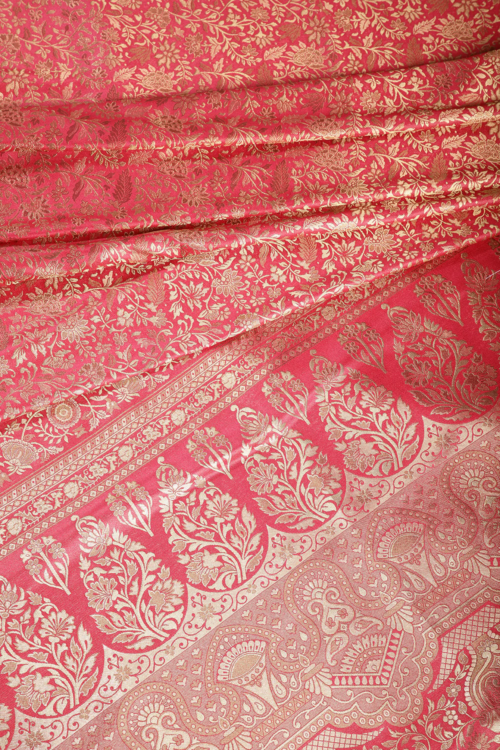 Fuchsia Pink Colour South Silk Heavy Woven Saree - Image 4
