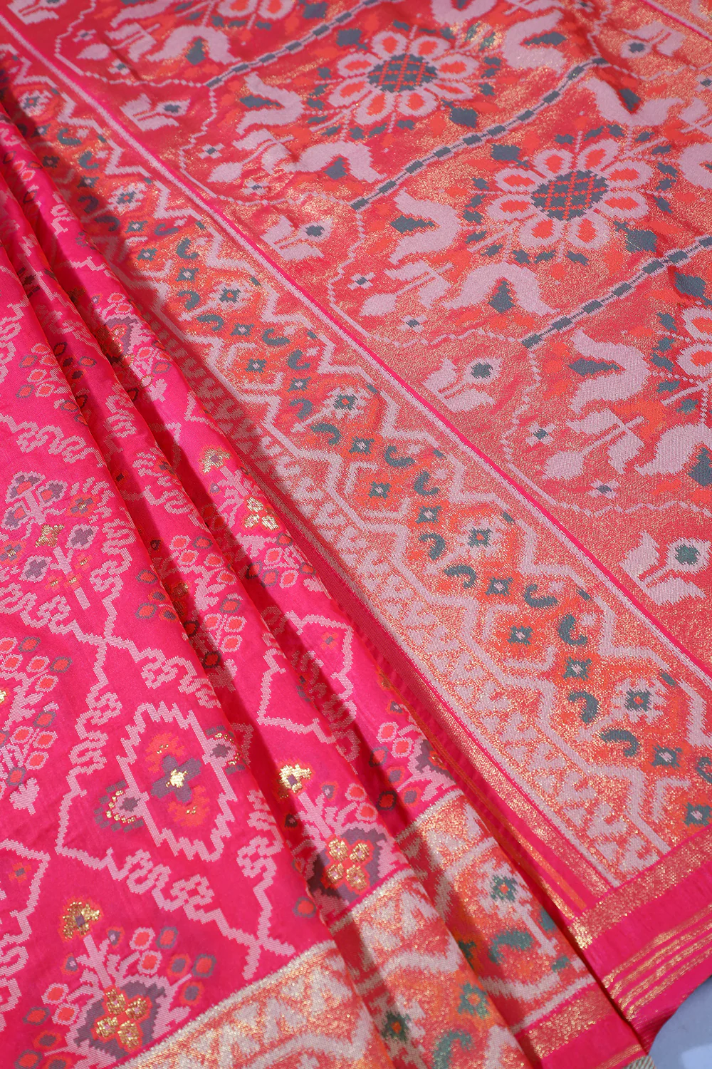 Fuchsia Pink Silk Patola Woven Saree - Image 2