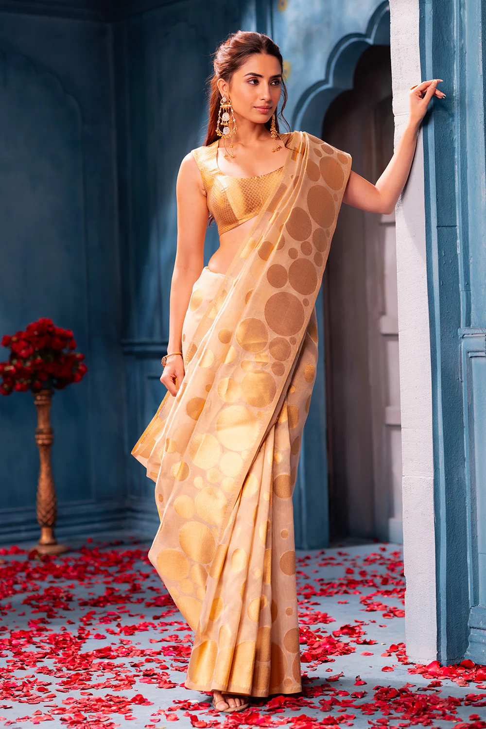 Gold Tissue Zari Woven Saree - Image 5